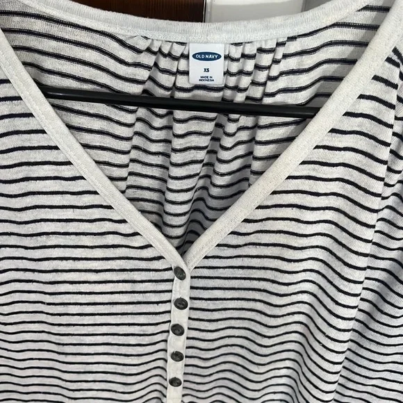 Old Navy XS oversized striped tee shirt - Picture 2 of 3